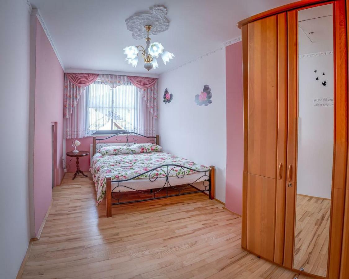 Apartma Ajda Komenda Exterior photo